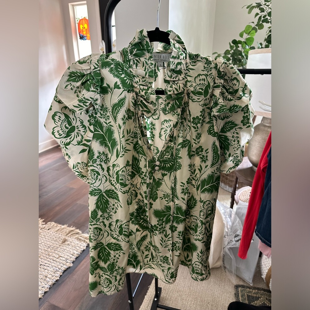 Hunter Bell Millie Silk Top Size Large Green and White
